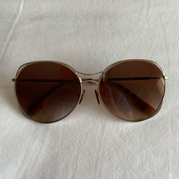 Burberry Accessories - New! ❤️ Burberry Sunglasses